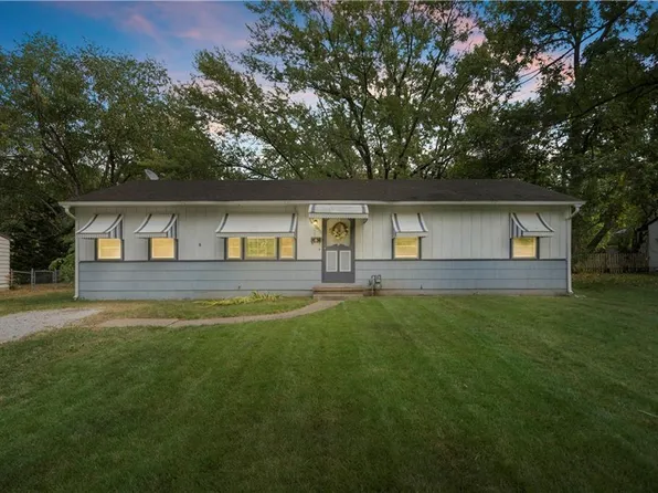10511 Palmer Ave, Kansas City, MO 64134