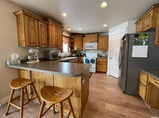 871 N Buffalo Dr, Saratoga Springs, UT 84045
