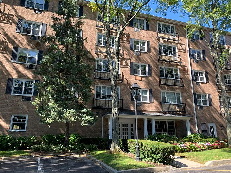 1st image of 3 Consulate Dr APT 4B
