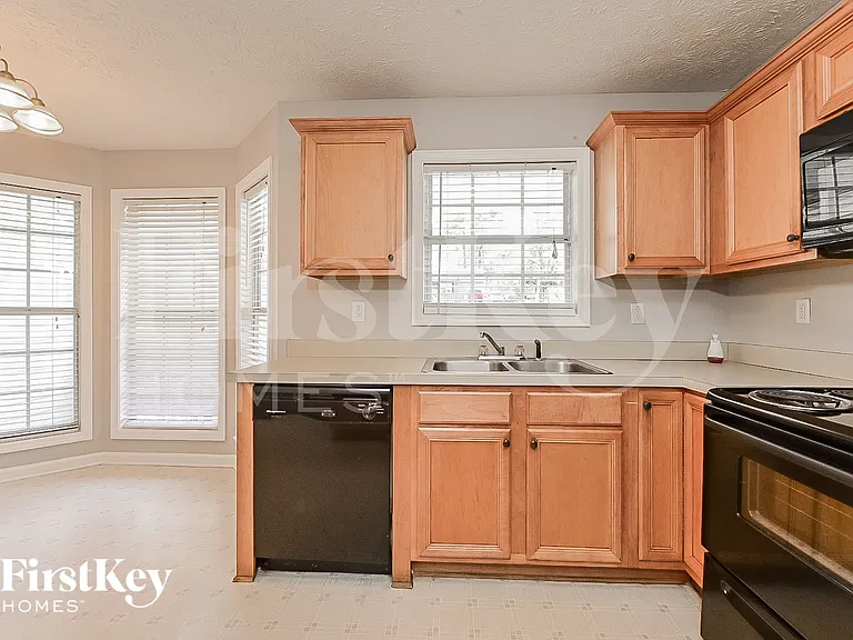 164 Highland Cir — Photo 4