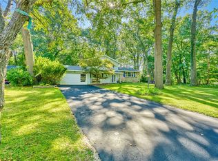 696 Summit Dr, Webster, NY 14580