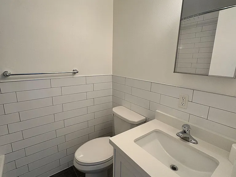 781 Saint Clair Ave W #19 — Photo 6