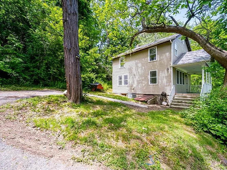 629 South Rd — Photo 3