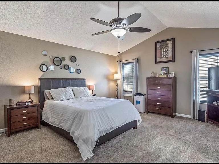 1393 Apple Hollow Dr — Photo 2