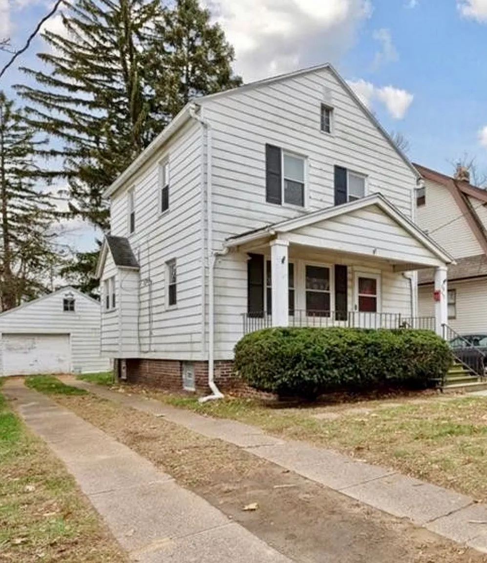 3 bed, 1128 sqft, $1,350 — Photo 2