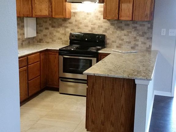 5th image of 16133 Saint Paul Dr