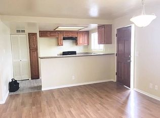 7320 Eton Ave APT 102, Canoga Park, CA 91303