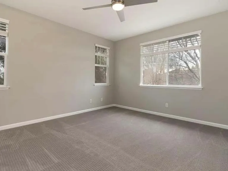 568 Engle Ct — Photo 7