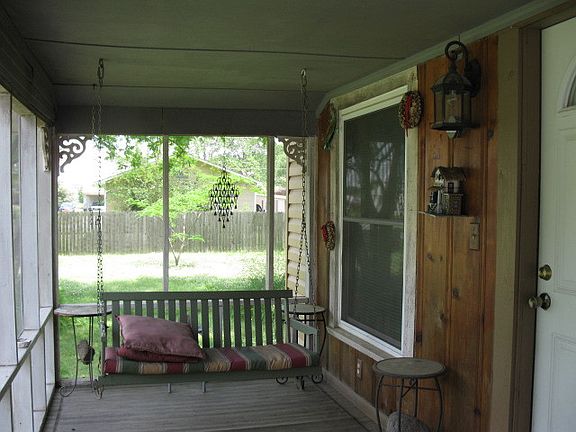 3rd image of 210 E 16th St
