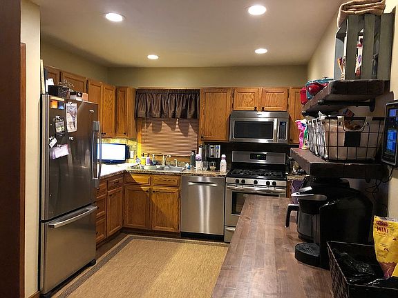 3rd image of 705 Pamela Ln