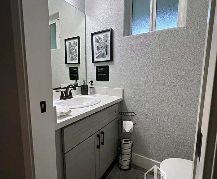 1840 Point View Dr #D — Photo 13