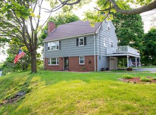 22 Grove St, Saugus, MA 01906