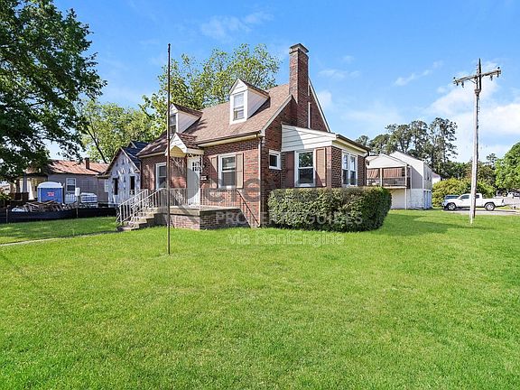 2nd image of 21100 Chesterfield Ave