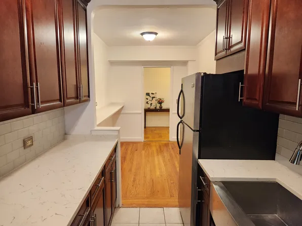 2191 Bolton Street image 3 of 12