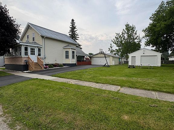 2nd image of 516 Rosseel St