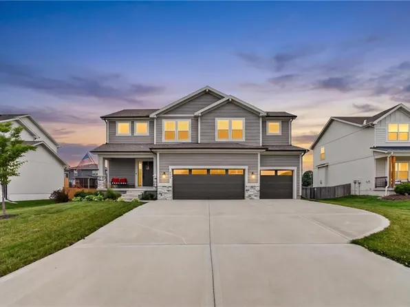 4404 SW Grindstone Cir, Lees Summit, MO 64082