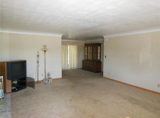 426 S Edward St, Oregon, OH 43616
