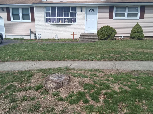 195 Emerald Pl #2, Stratford, CT 06614