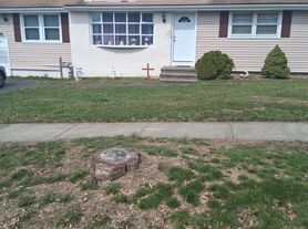 195 Emerald Pl, Stratford, CT