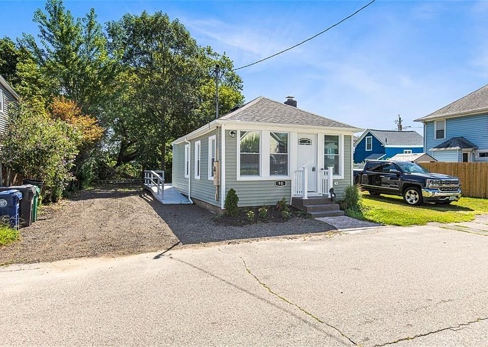 1st image of 90 Huron St