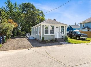 90 Huron St, Warwick, RI 02889