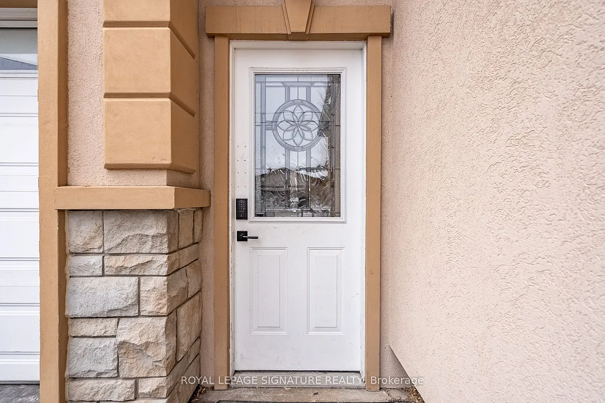 Photo 2 of 21 - 96 Charlotte St #BMST - Hamilton, ON Building Photo - 96 Charlotte St #BMST