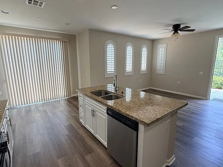 44055 Calle Luz — Photo 6