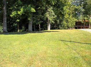 104 Hillside Rd, Byrdstown, TN 38549