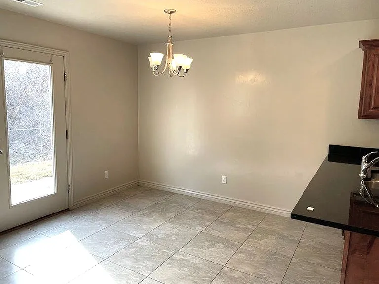 2378 S Knights Way — Photo 5