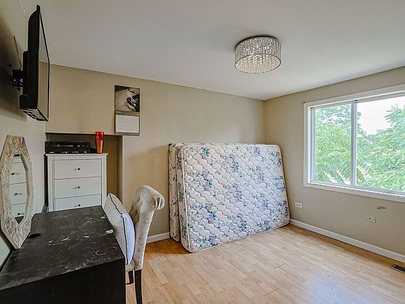 3rd image of 4123 Prescott Ave