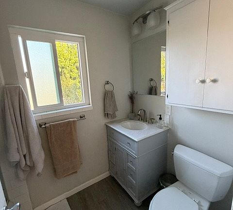 4th image of 1127 Laurel Ln #57