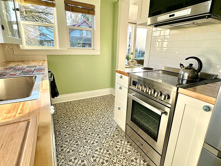 4007 NE 8th Ave — Photo 10