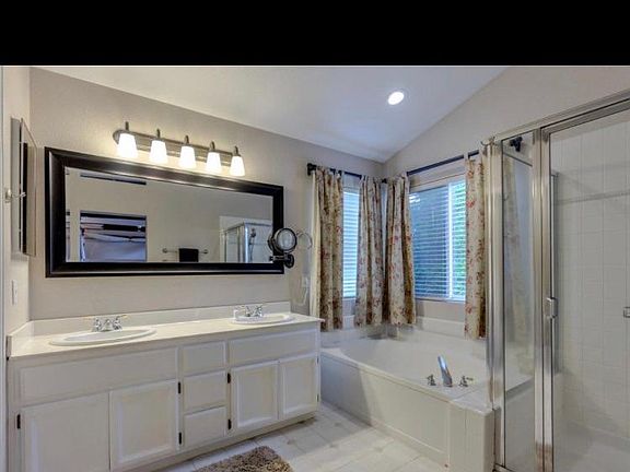 4th image of 1110 Fong Ct