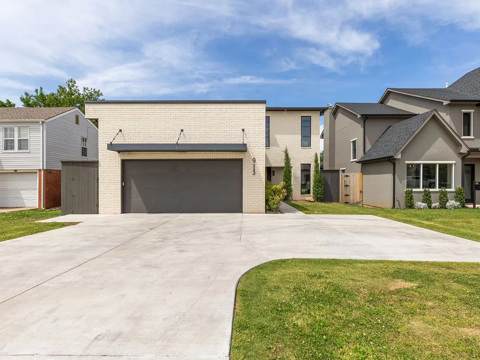 4 bed, 3.5 bath, 3400 sqft, $8,750 — Photo 1