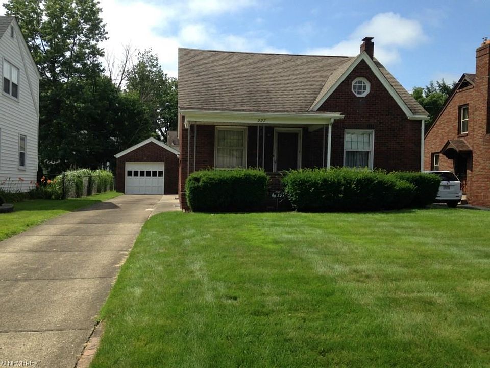 1st image of 227 Wychwood Ln