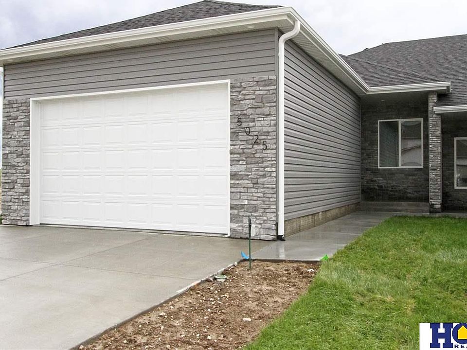 1st image of 5025 W Hillsboro Dr