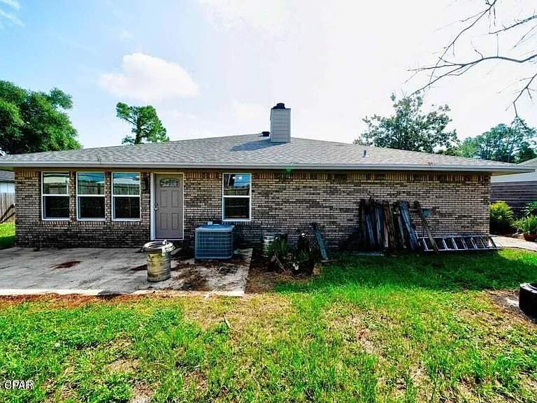 350 Greenwood Cir — Photo 31