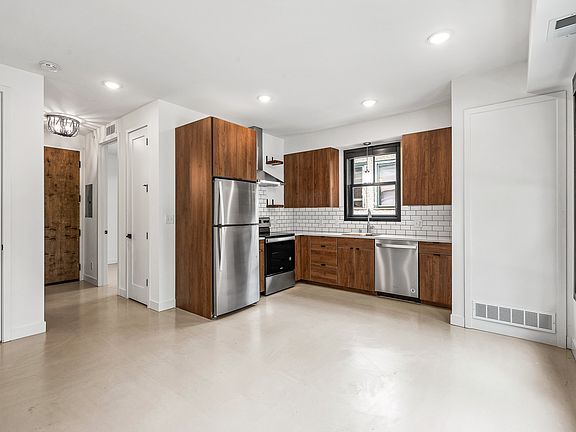 5th image of 3126 Minnehaha Ave #3066