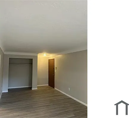 1630 Marion St — Photo 11