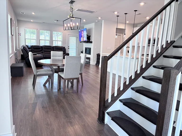 2033 Florine Dr — Photo 25