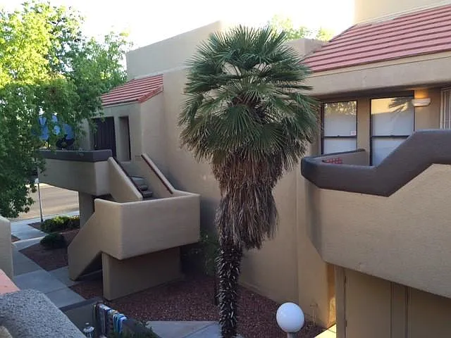 2 bed, 865 sqft, $1,450 — Photo 2