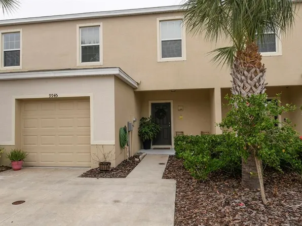 9945 Hound Chase Dr, Gibsonton, FL 33534