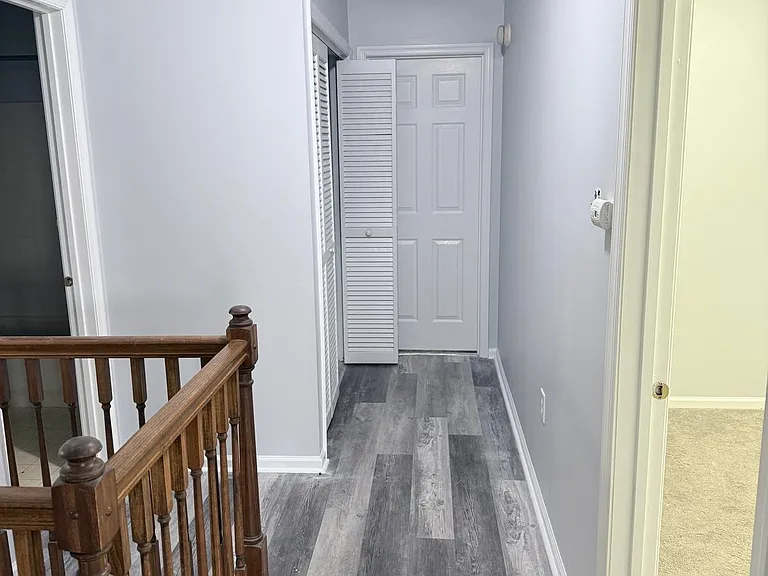 921 Bentley Ct — Photo 16