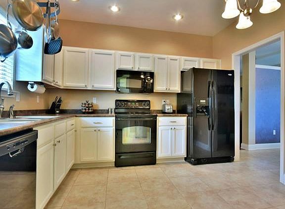 3rd image of 5257 Savannah Ln