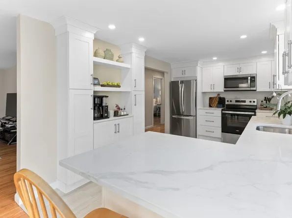 354 Twin Lakes Dr Unit 354, Halifax, MA 02338