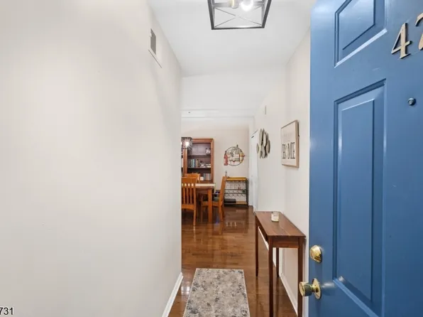 47 Brookside Ln, Mount Arlington Boro, NJ 07856