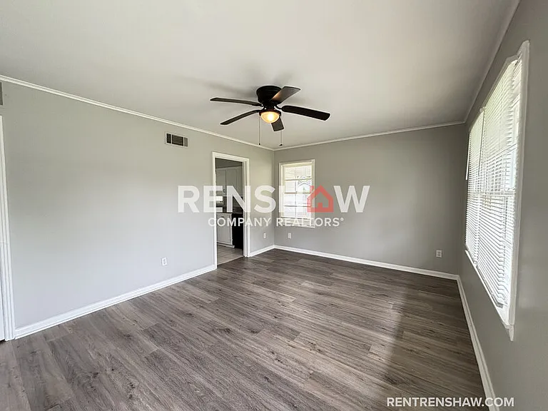 828 Harvey Cv — Photo 5
