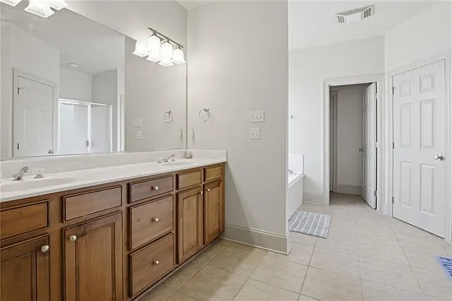 575 Wilkinson St — Photo 11