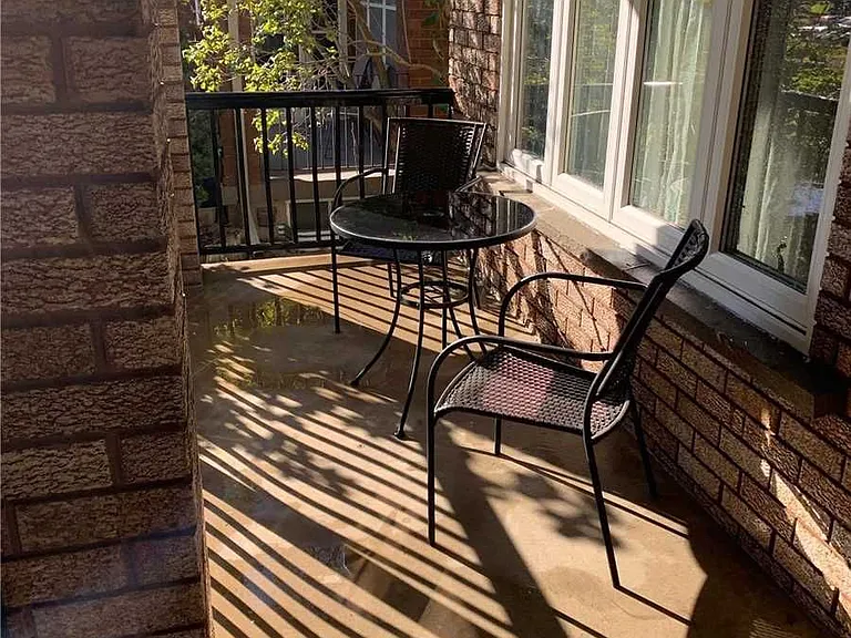 122 Torii St — Photo 4