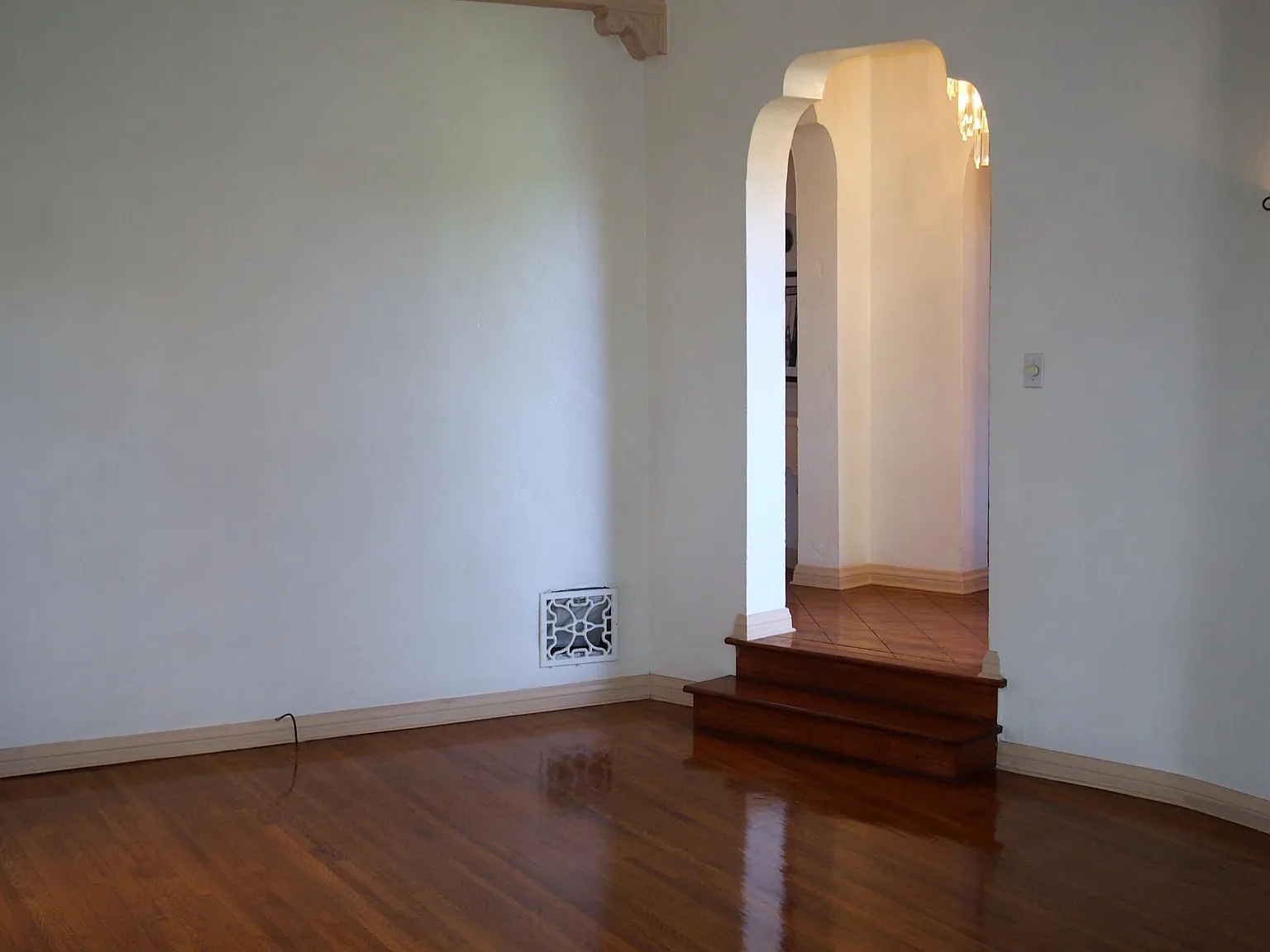 S Sherbourne Dr, Los Angeles — Photo 3
